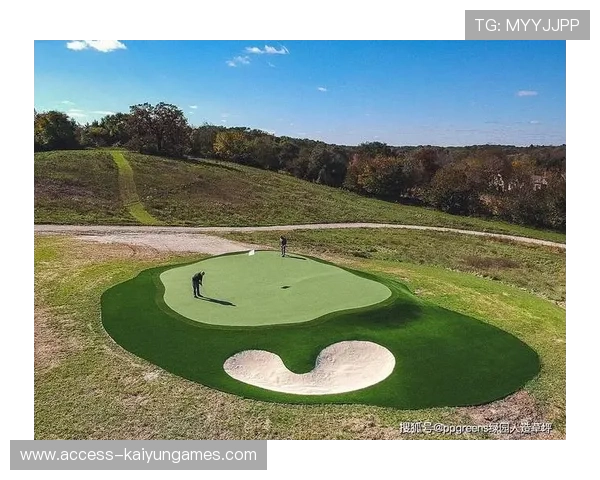 高尔夫队伍进行球场适应，果岭判断更加精准